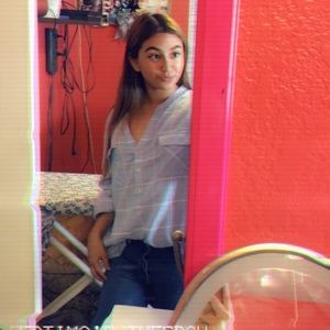 Meet your Posher, Fatima